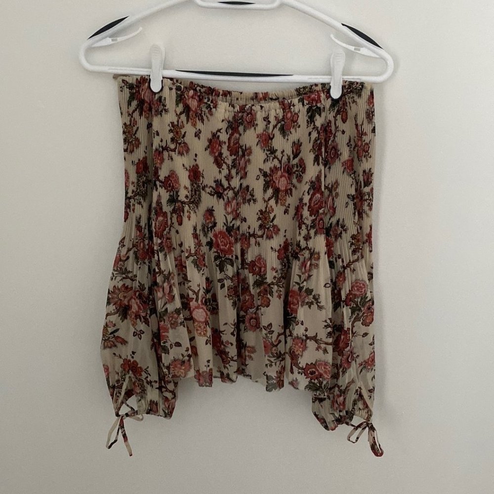 Aritzia - Wilfred - off the shoulder - size small - floral print
